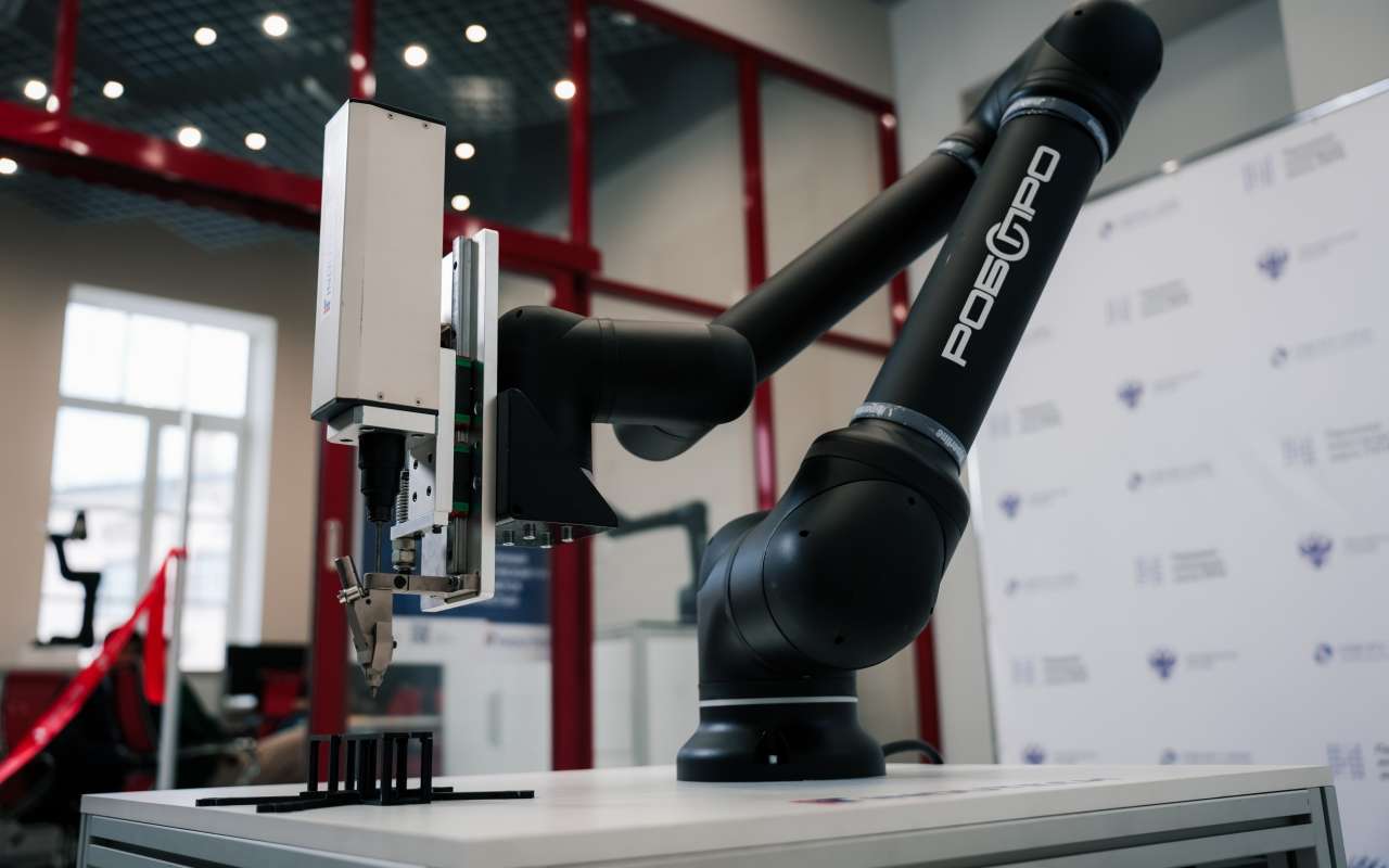 ПИШ ЛЭТИ запустила программу подготовки инженеров‑разработчиков промышленных роботов