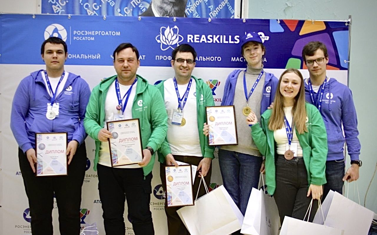 Студенты ЛЭТИ, подготовленные на базе ПИШ, стали победителями «REASkills-2026» в компетенции «Электроника»