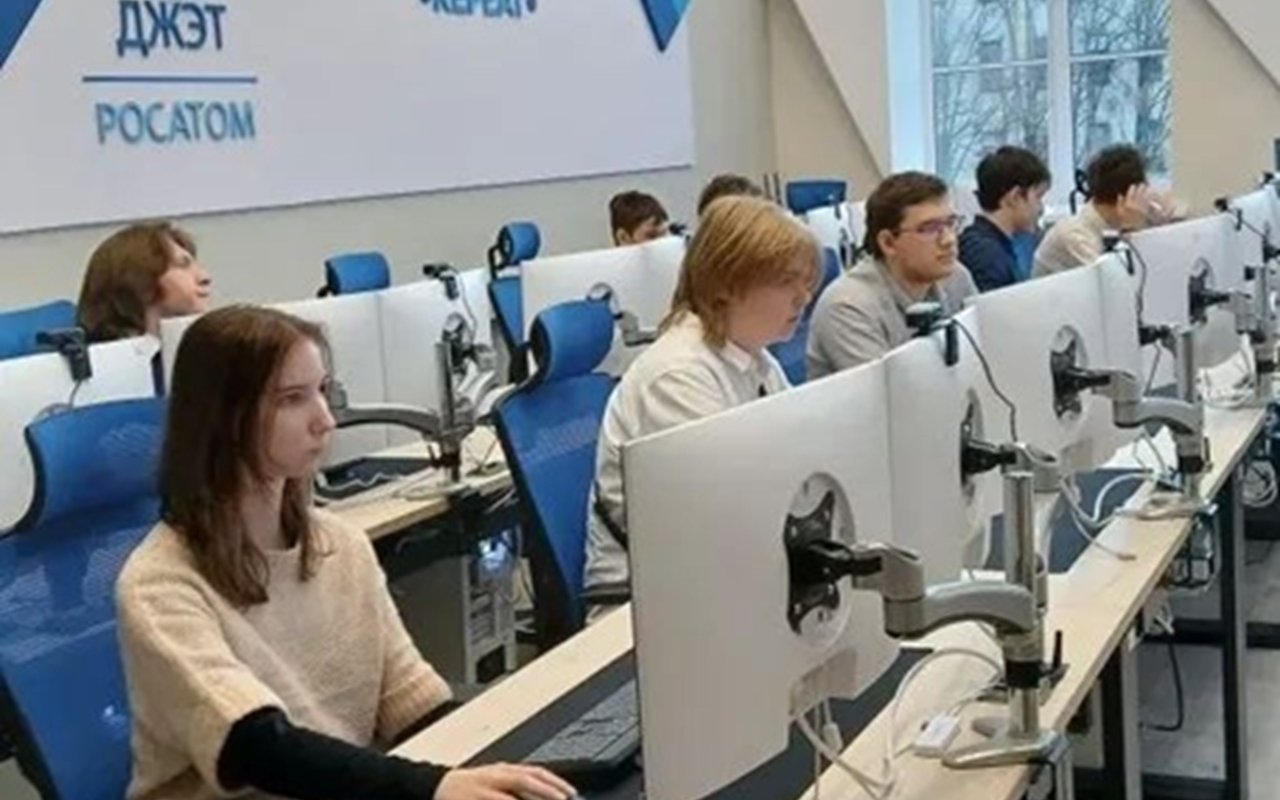 Более 40 школьников из Ленобласти прошли мастер-классы в ПИШ ЛЭТИ