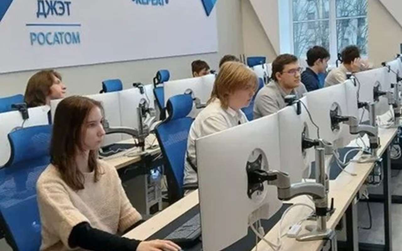 Более 40 школьников из Ленобласти прошли мастер-классы в ПИШ ЛЭТИ