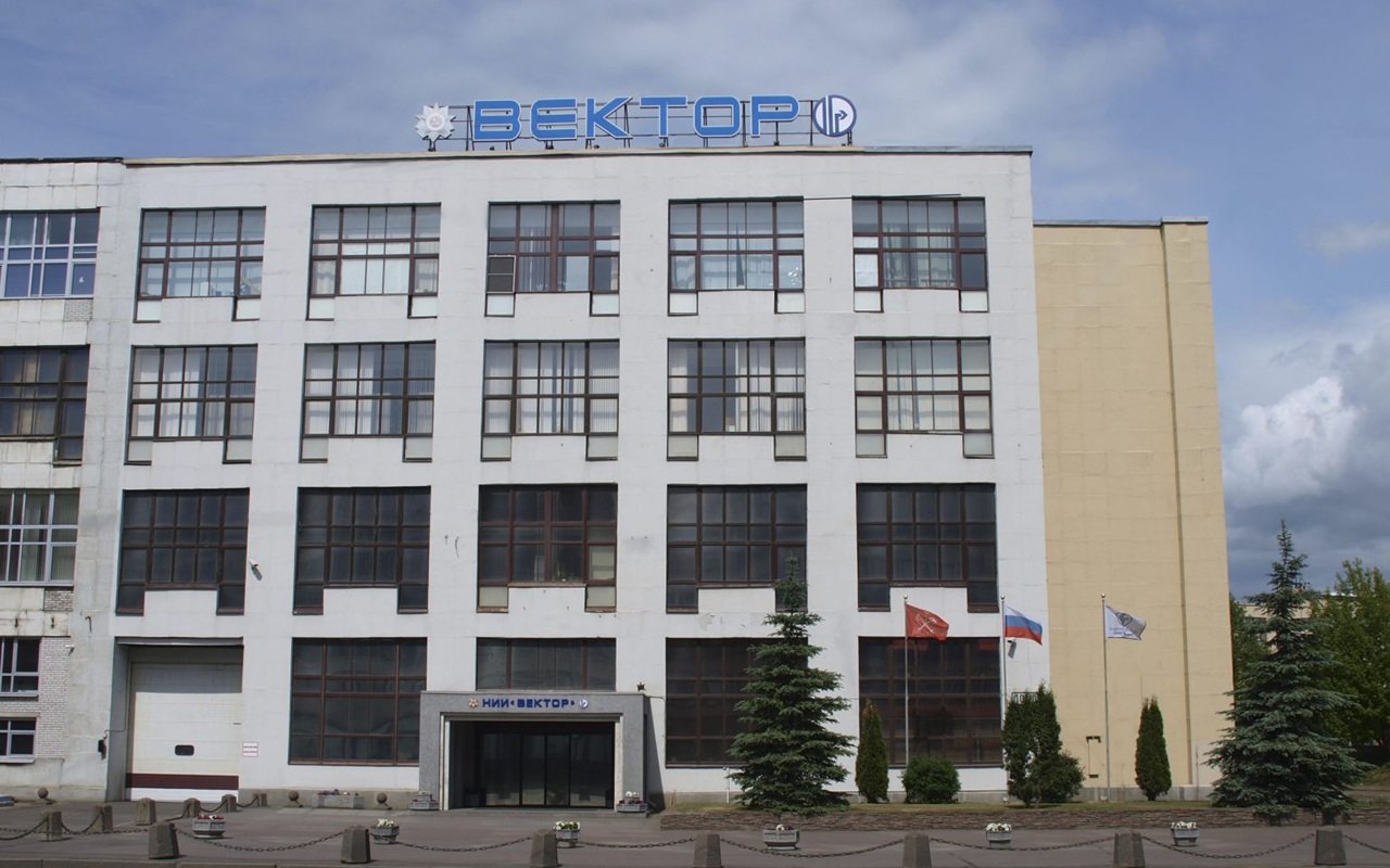 Студенты ПИШ ЛЭТИ прошли стажировку в АО НИИ «Вектор»